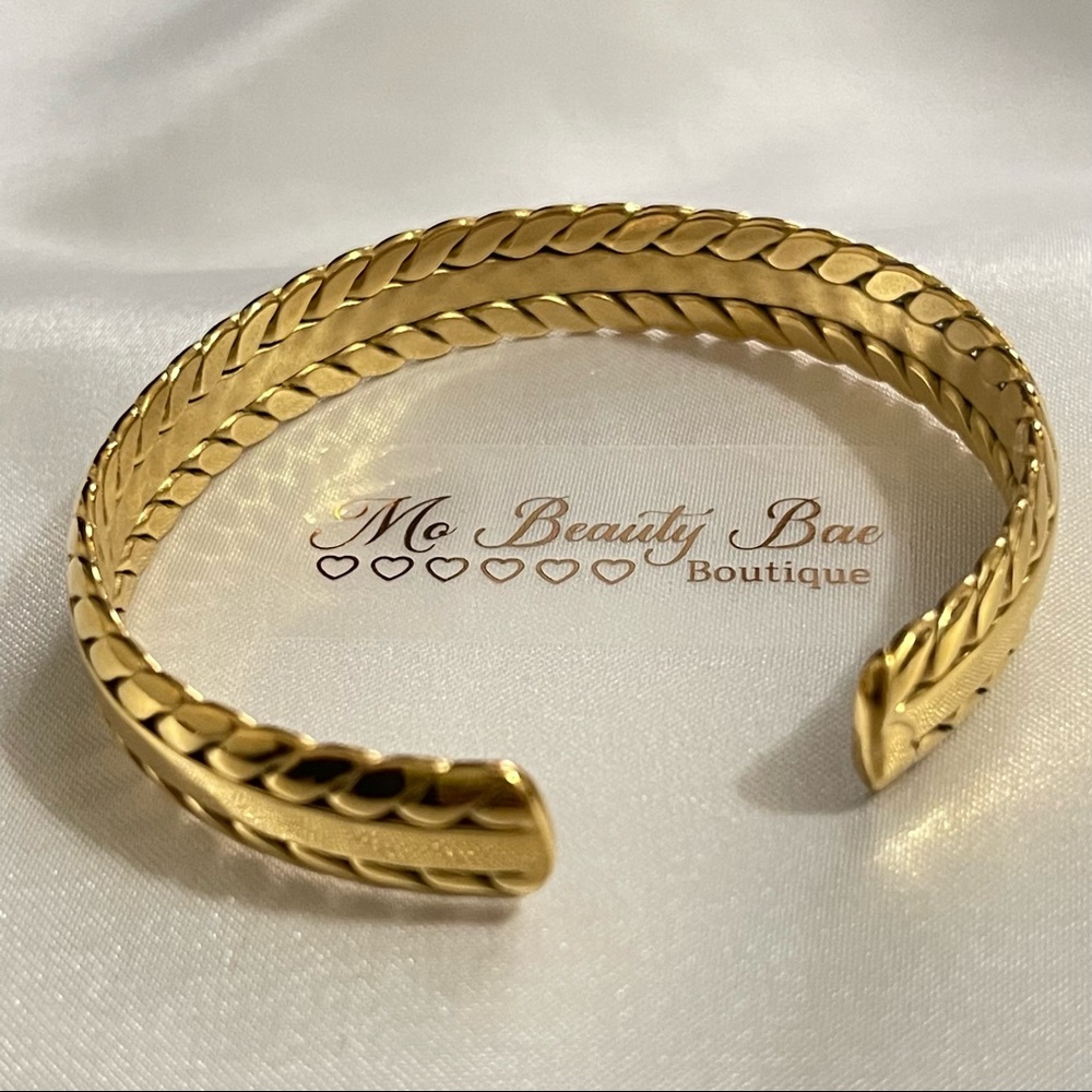 Goddess Cuff Bangle - Picture 3 of 5